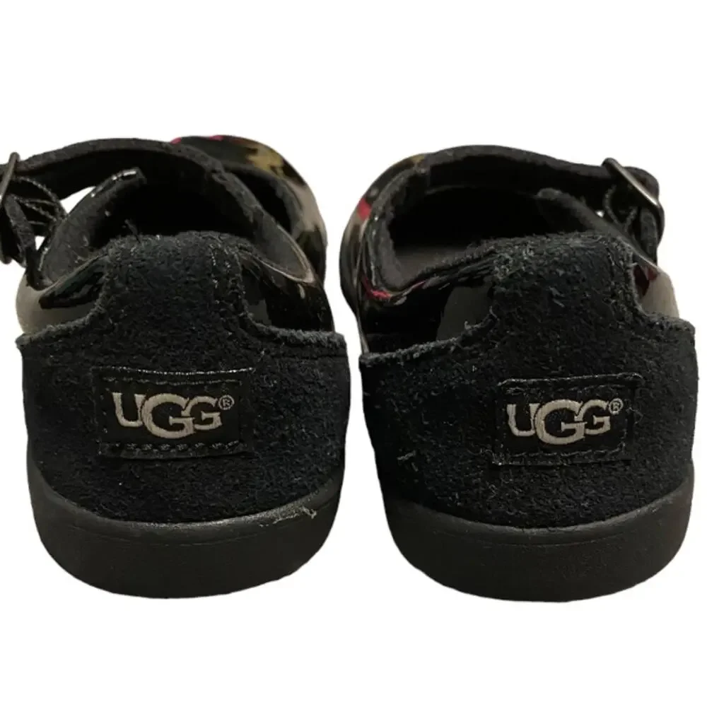Excellent condition! Girls black patent leather UGG Mary Jane shoes size 8